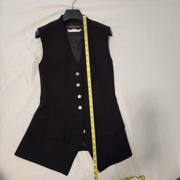 Louis vuitton vest uniforms - Picture 6 of 9